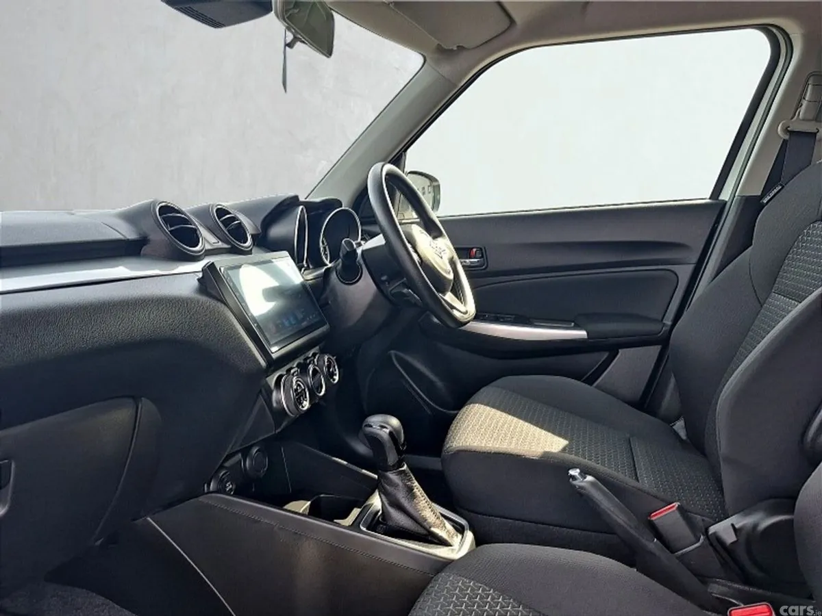 Suzuki Swift Hatchback, Petrol, 2023, White