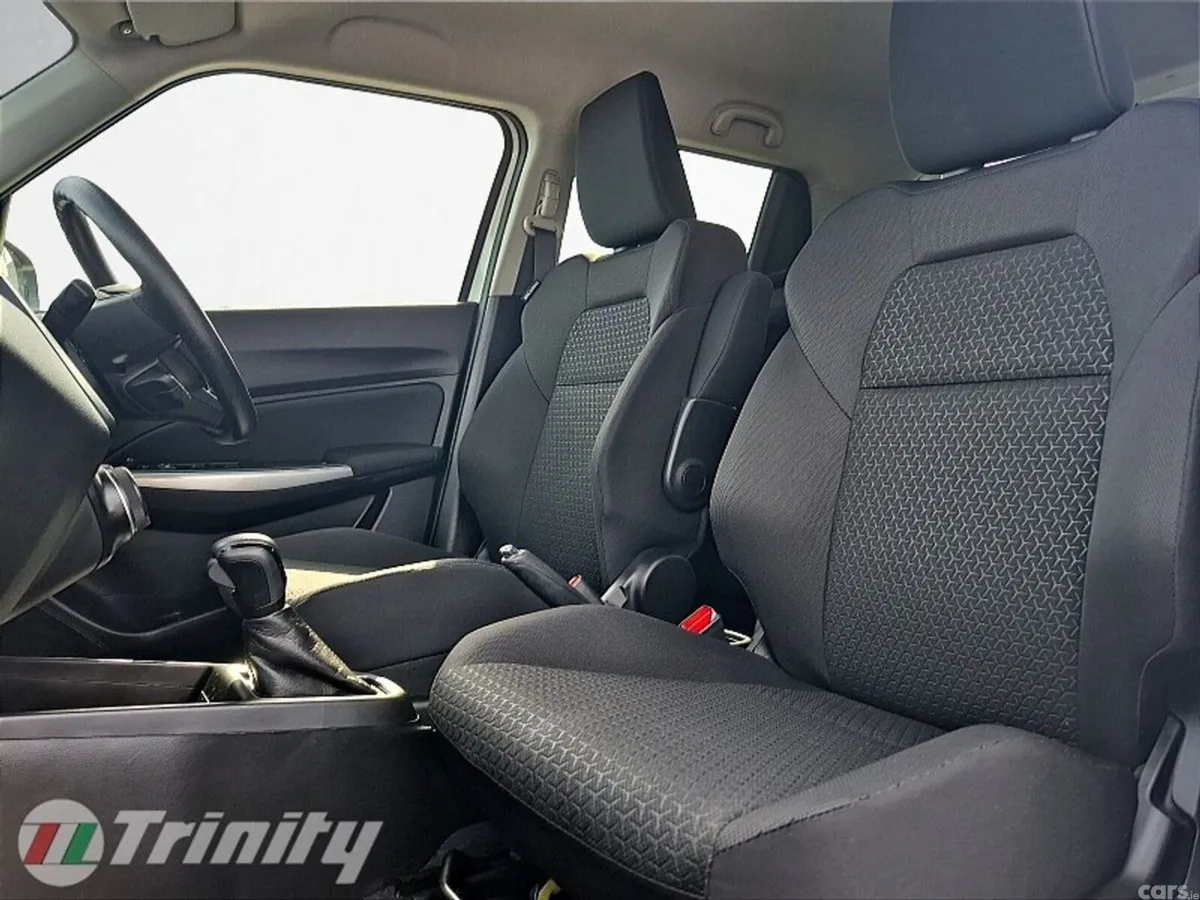 Suzuki Swift Hatchback, Petrol, 2023, White