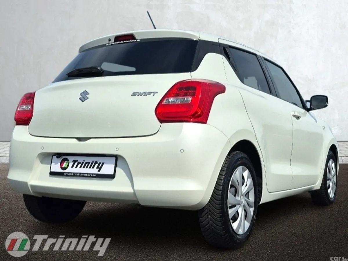 Suzuki Swift Hatchback, Petrol, 2023, White
