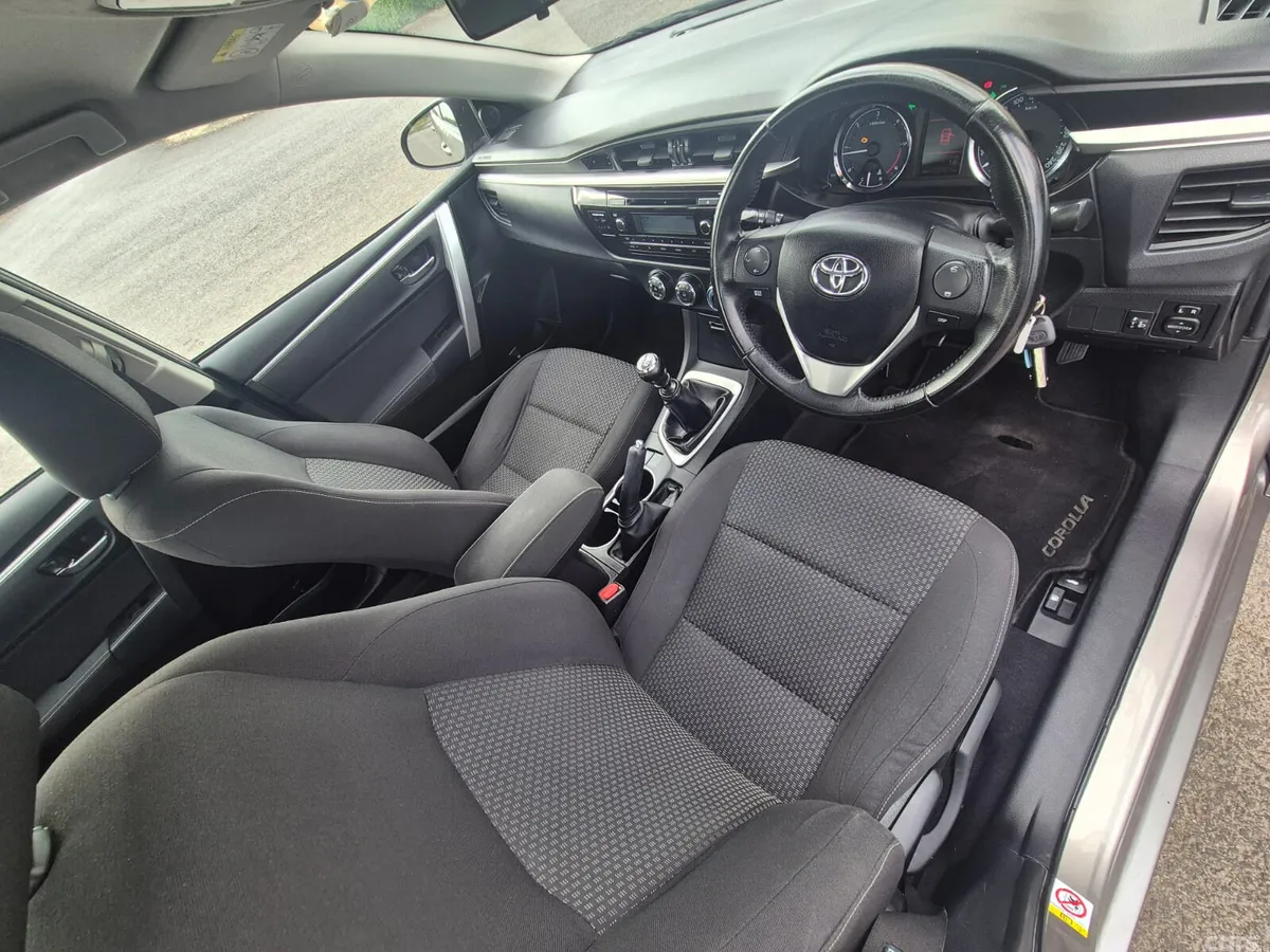 Toyota Corolla Saloon, Diesel, 2014, Grey