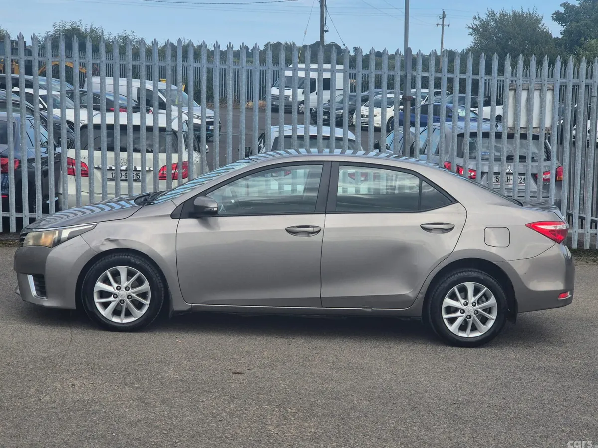 Toyota Corolla Saloon, Diesel, 2014, Grey