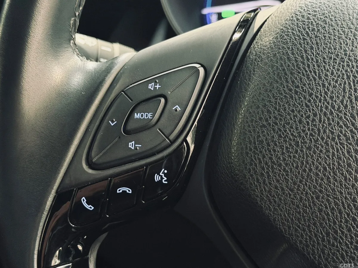 Toyota C-HR SUV, Petrol Hybrid, 2019, White