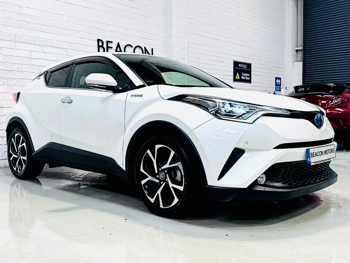 Toyota C-HR SUV, Petrol Hybrid, 2019, White