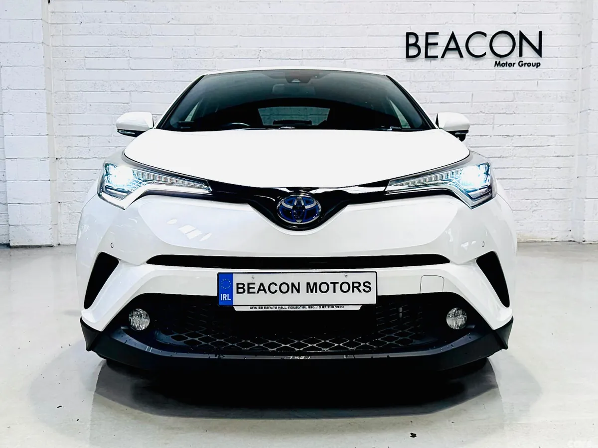 Toyota C-HR SUV, Petrol Hybrid, 2019, White