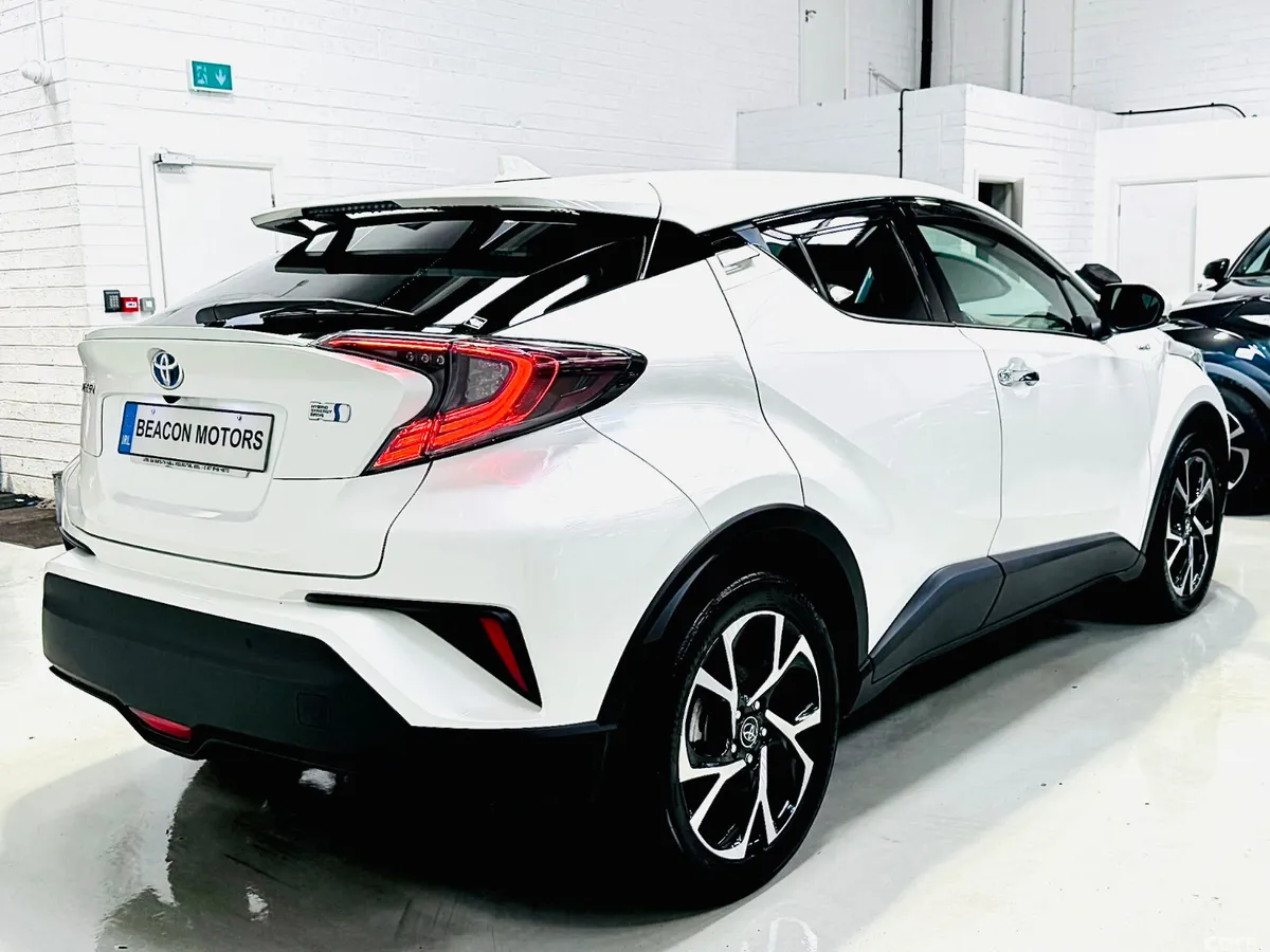 Toyota C-HR SUV, Petrol Hybrid, 2019, White