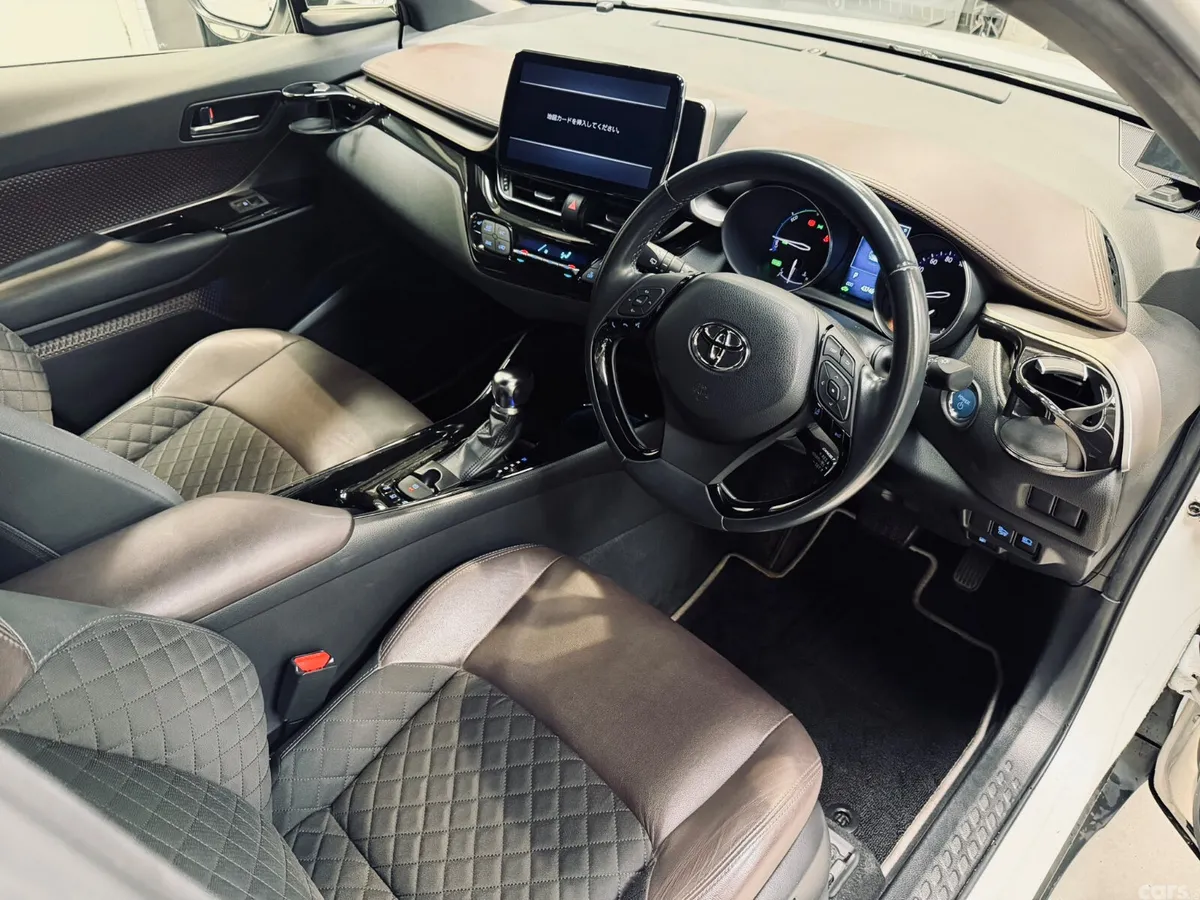 Toyota C-HR SUV, Petrol Hybrid, 2019, White