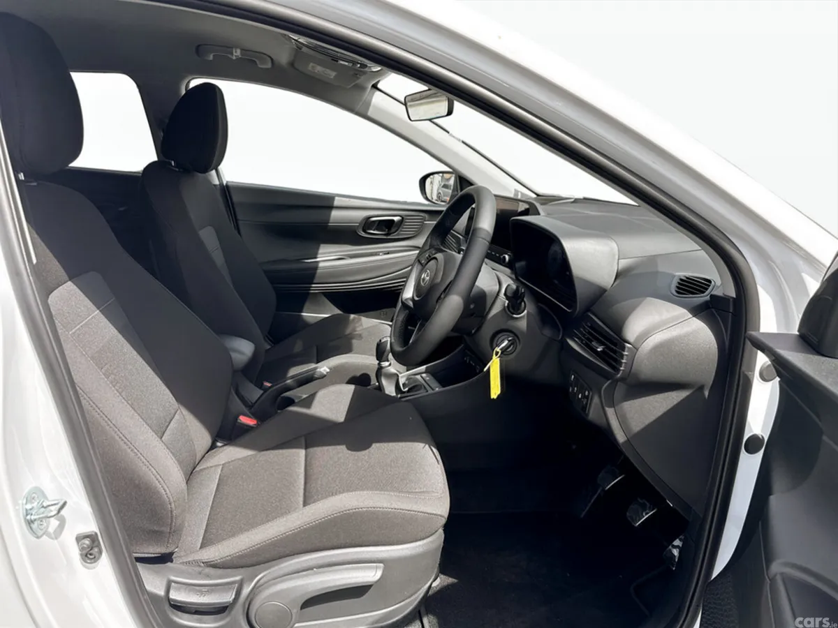 Hyundai Bayon Estate/Jeep, Petrol, 2026, White