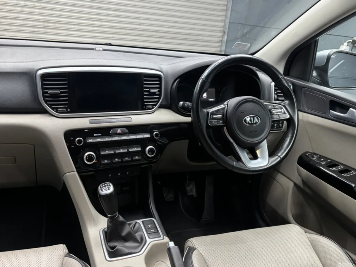 Kia Sportage MPV, Diesel Hybrid, 2021, Grey
