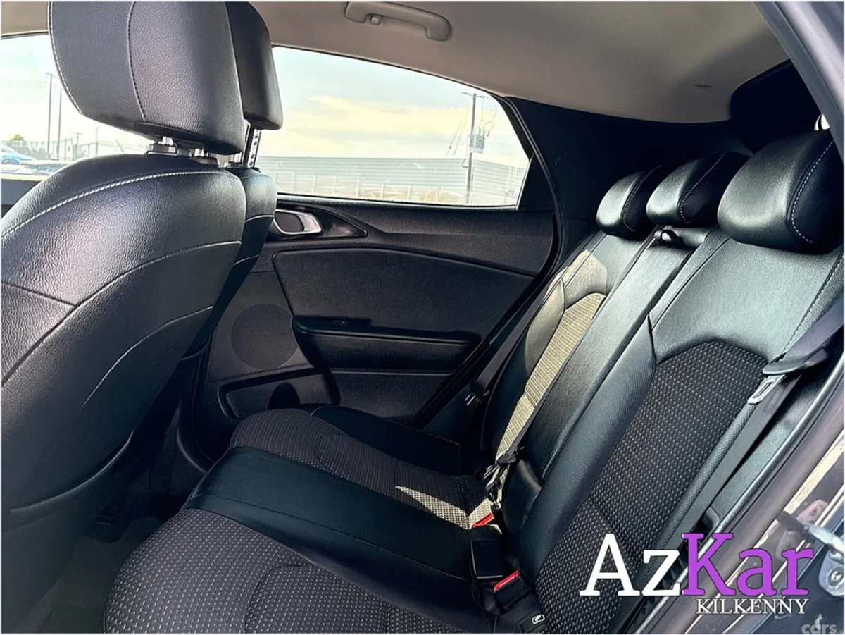 Kia XCeed Hatchback, Petrol Plug-in Hybrid, 2021, Grey