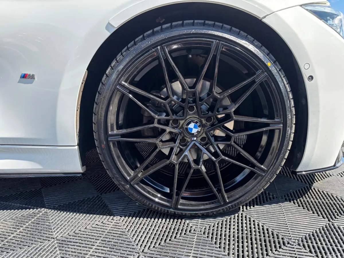 BMW 3-Series Saloon, Petrol Hybrid, 2019, White