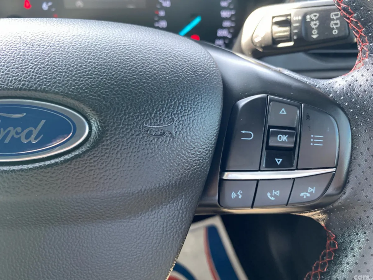 Ford Focus Hatchback, Petrol, 2022, Red