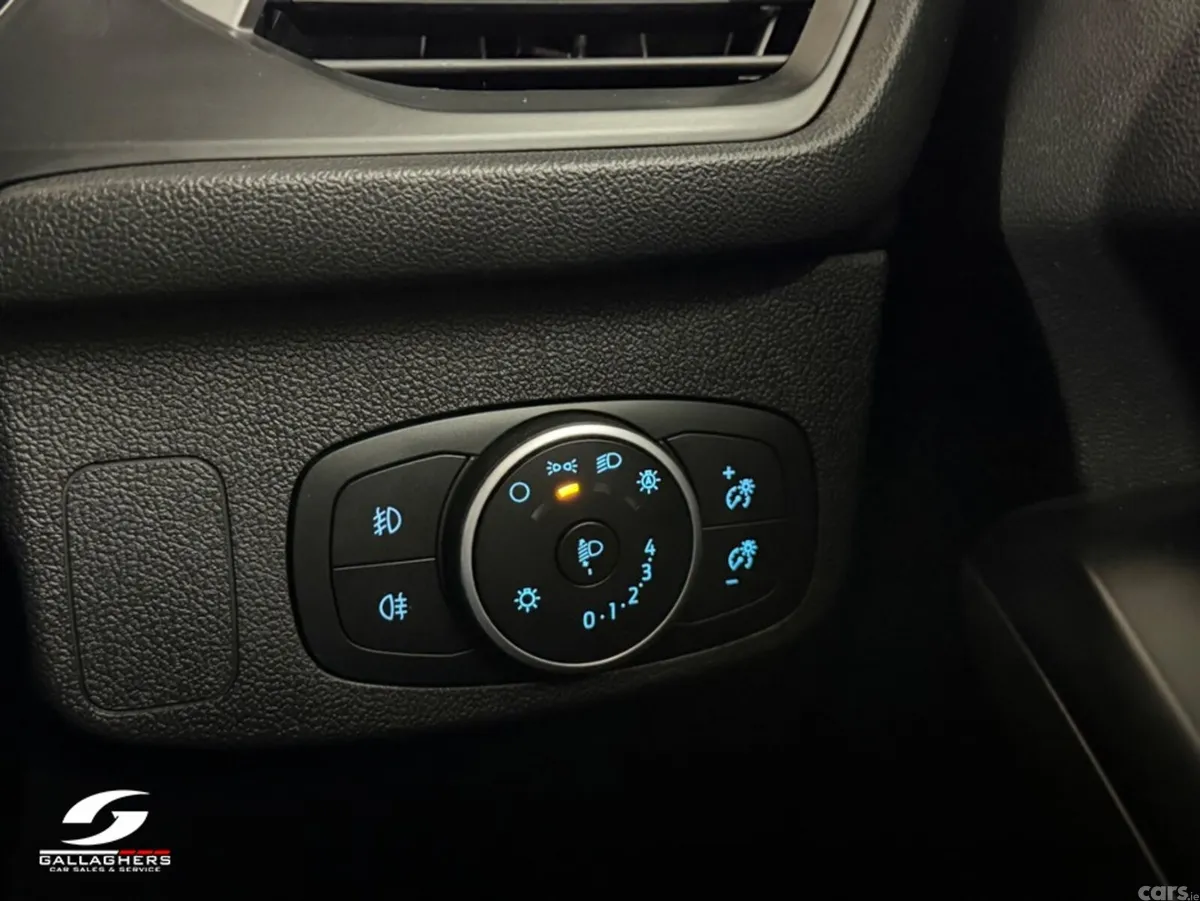 Ford Focus Hatchback, Diesel, 2022, Grey