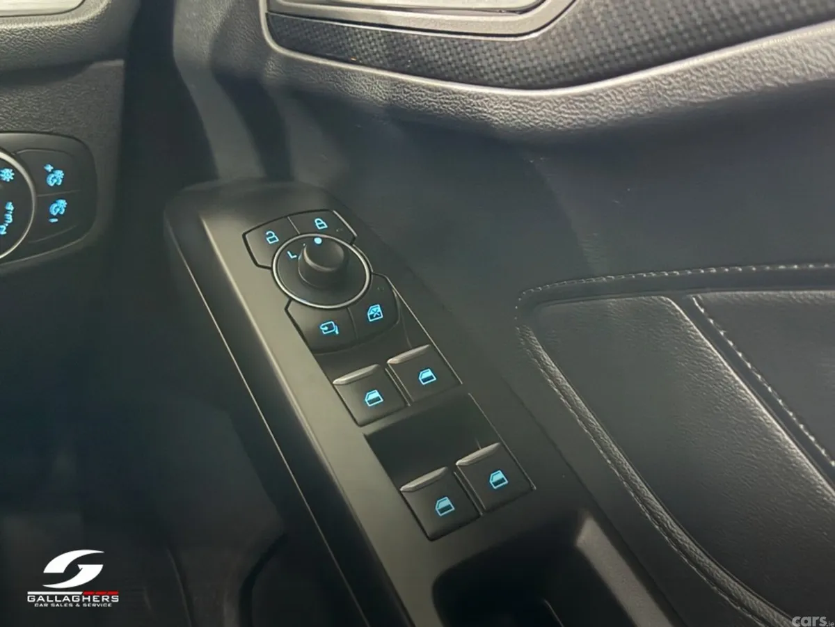 Ford Focus Hatchback, Diesel, 2022, Grey