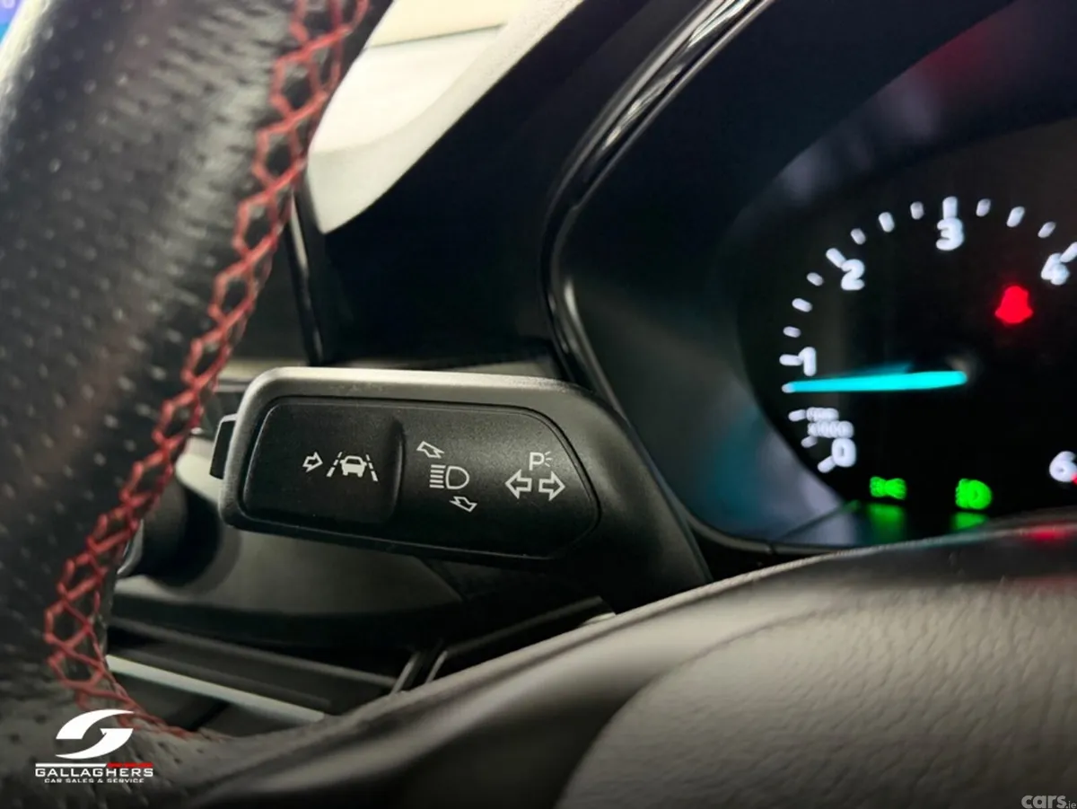 Ford Focus Hatchback, Diesel, 2022, Grey
