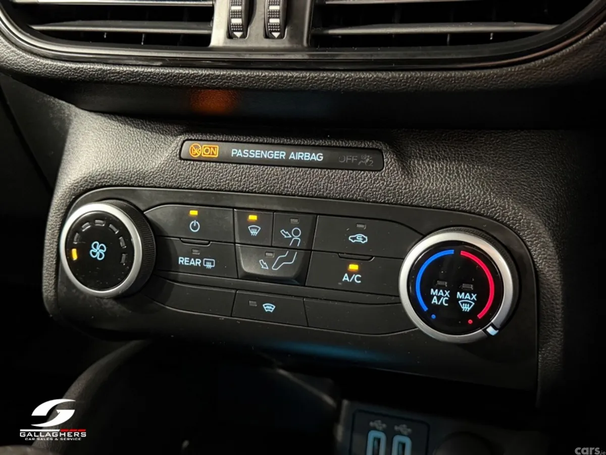 Ford Focus Hatchback, Diesel, 2022, Grey