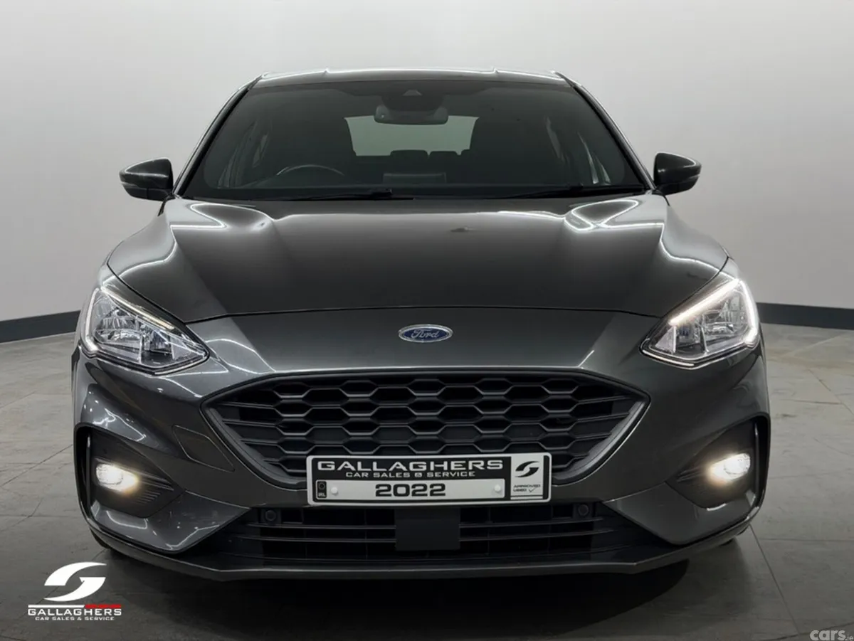 Ford Focus Hatchback, Diesel, 2022, Grey
