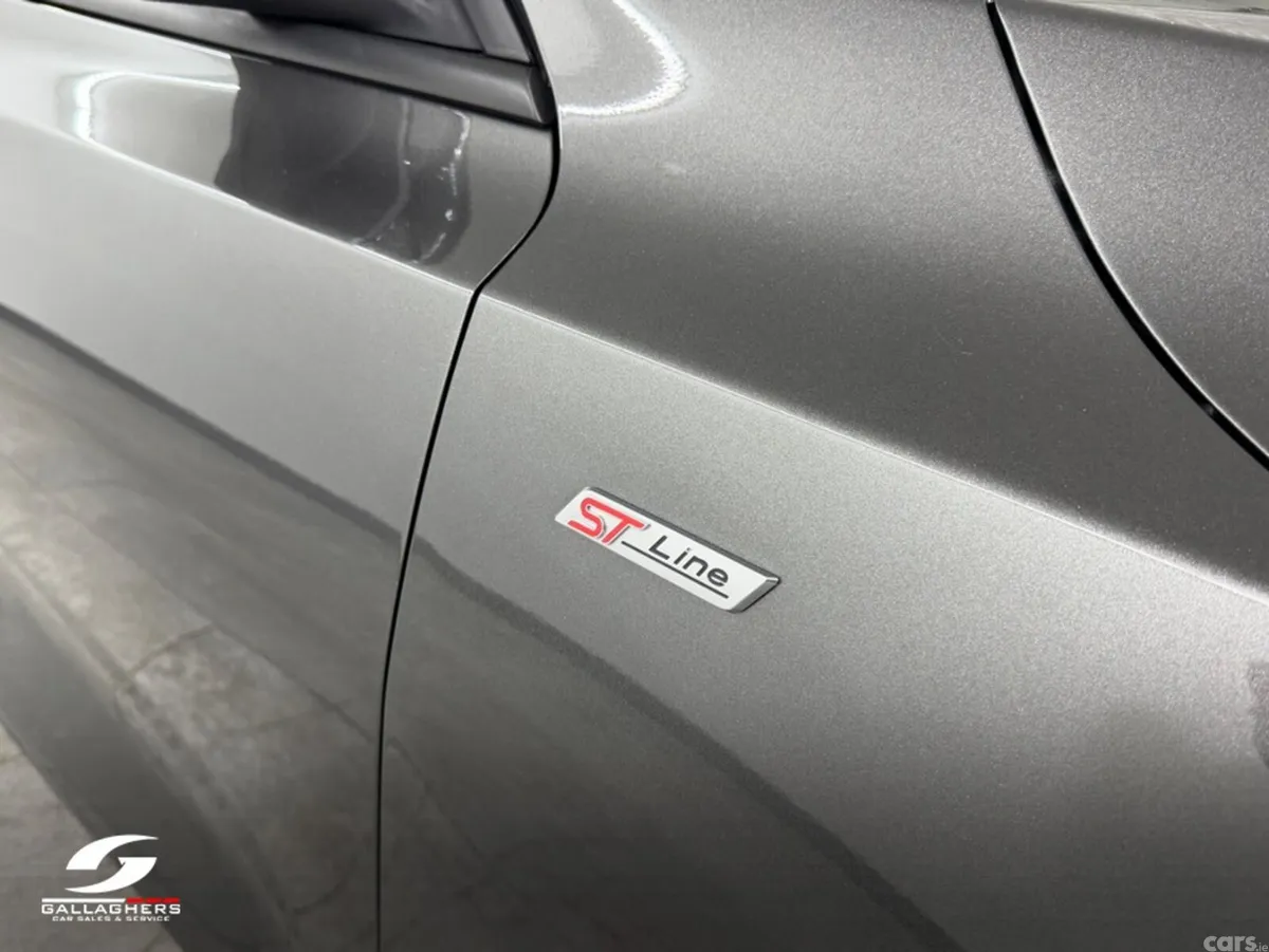 Ford Focus Hatchback, Diesel, 2022, Grey