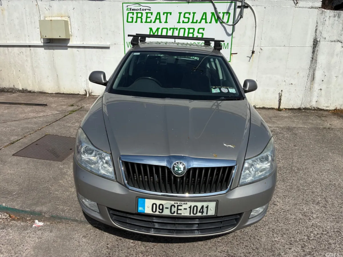Skoda Octavia Hatchback, Petrol, 2009, Beige
