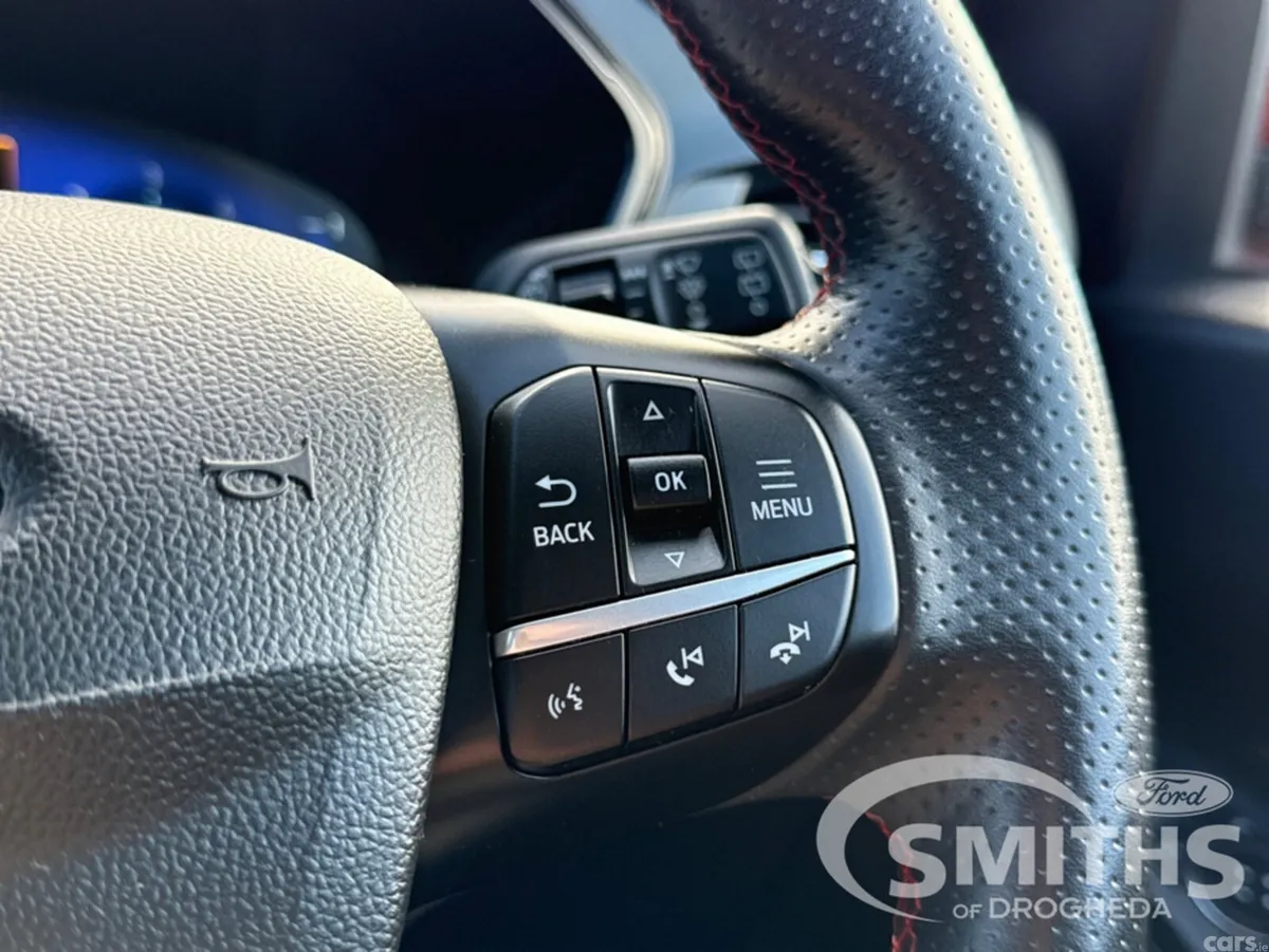 Ford Kuga MPV, Diesel, 2021, Red