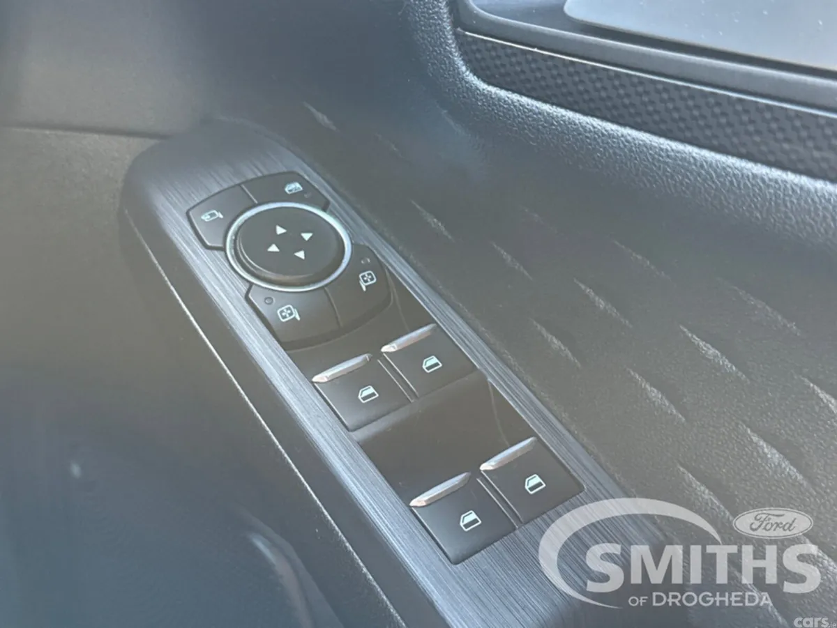 Ford Kuga MPV, Diesel, 2021, Red
