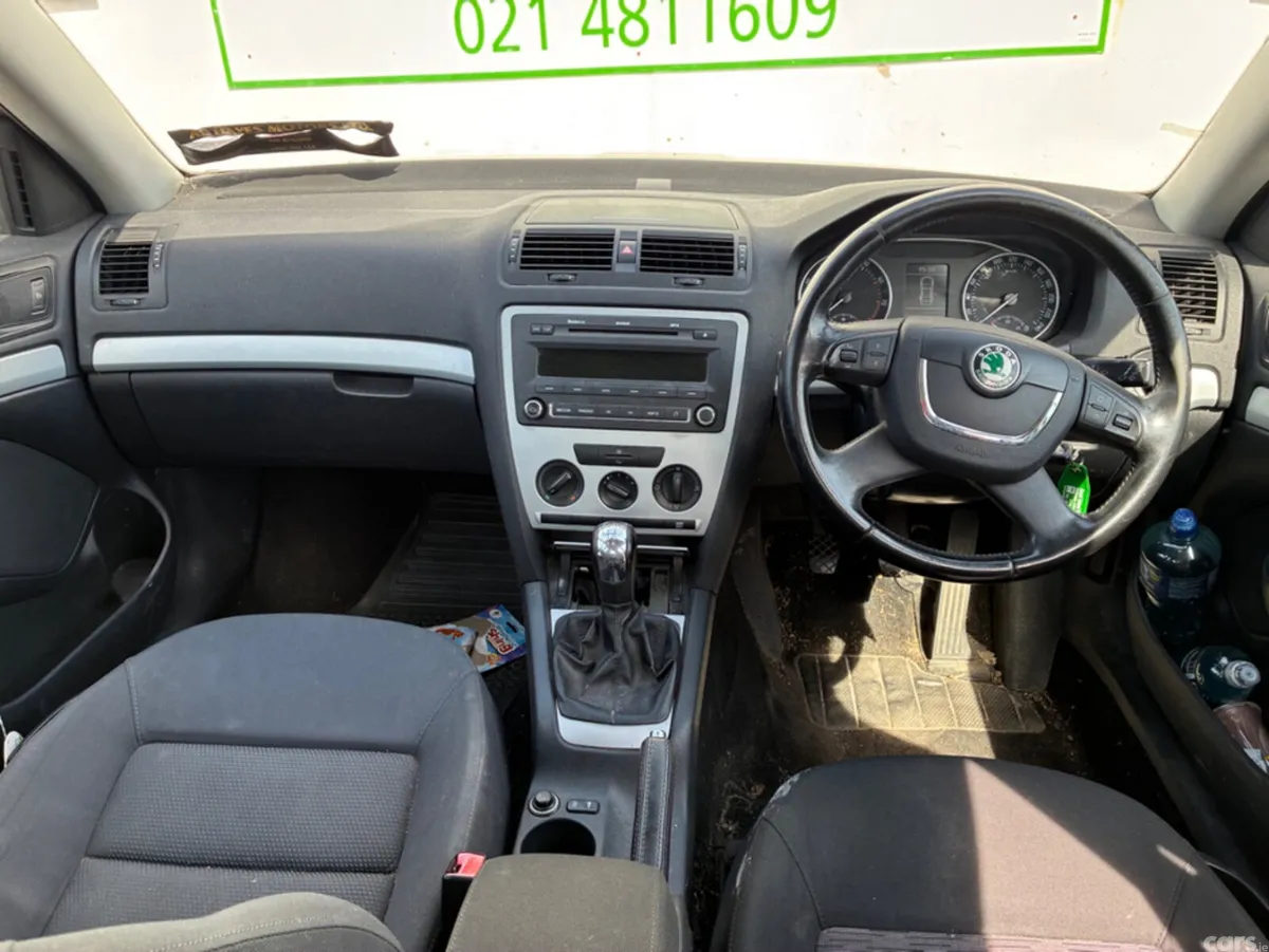 Skoda Octavia Hatchback, Petrol, 2009, Beige