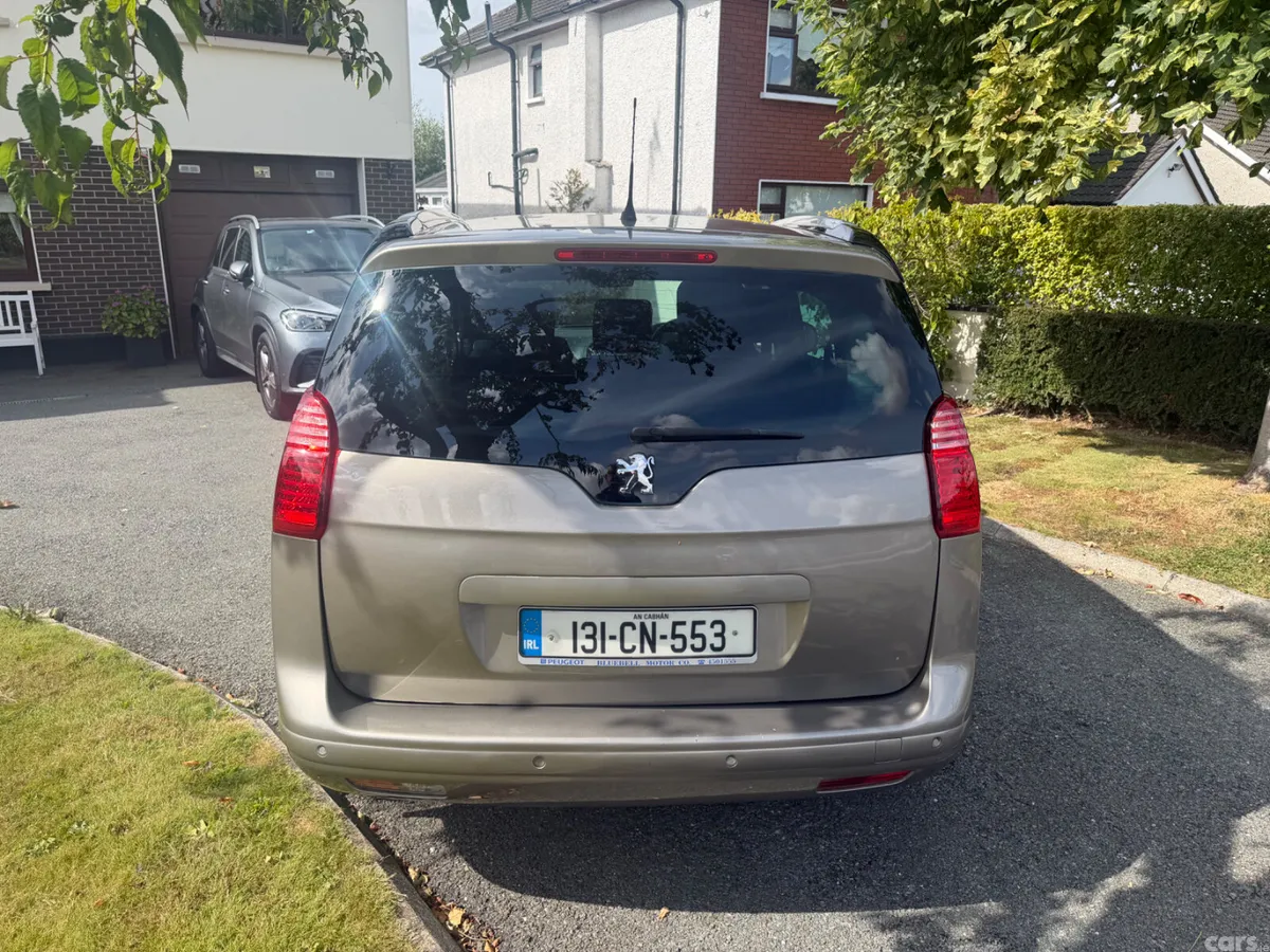 Peugeot 5008 MPV, Diesel, 2013, Grey