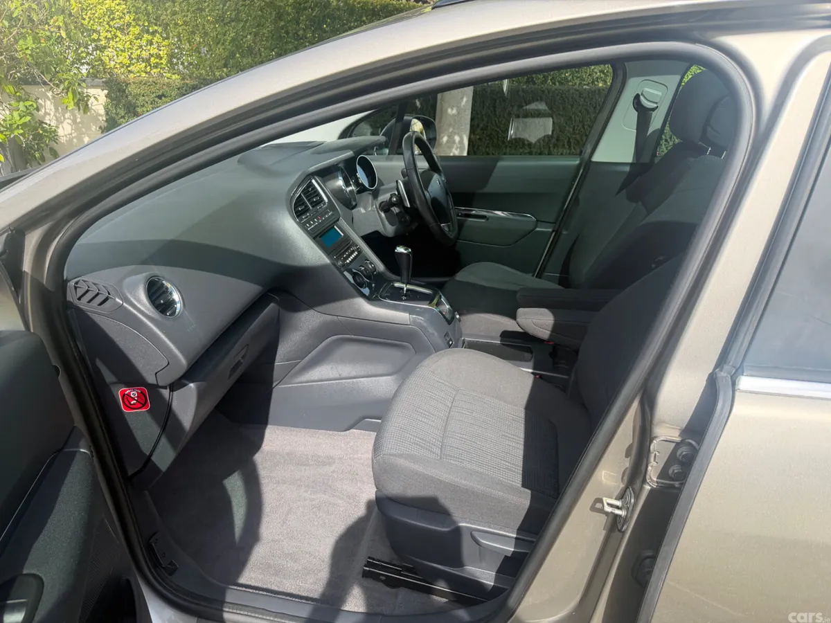 Peugeot 5008 MPV, Diesel, 2013, Grey