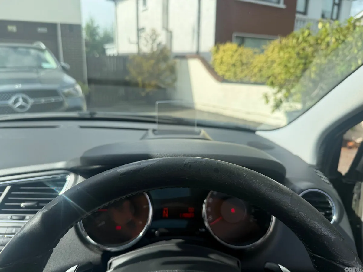 Peugeot 5008 MPV, Diesel, 2013, Grey