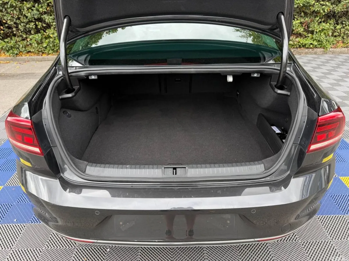 Volkswagen Passat Saloon, Petrol Plug-in Hybrid, 2021, Grey