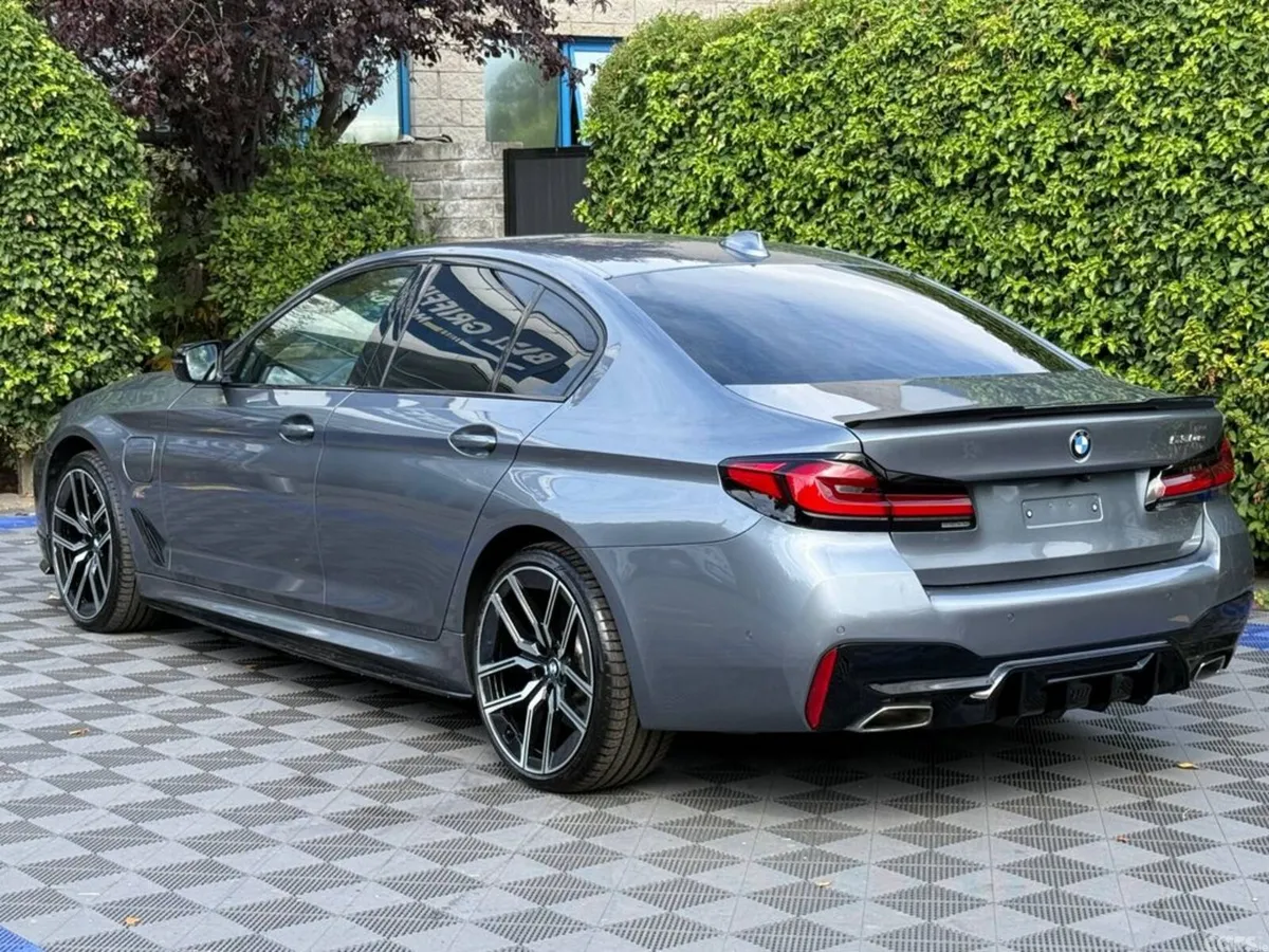BMW 5-Series Saloon, Petrol Plug-in Hybrid, 2021, Grey