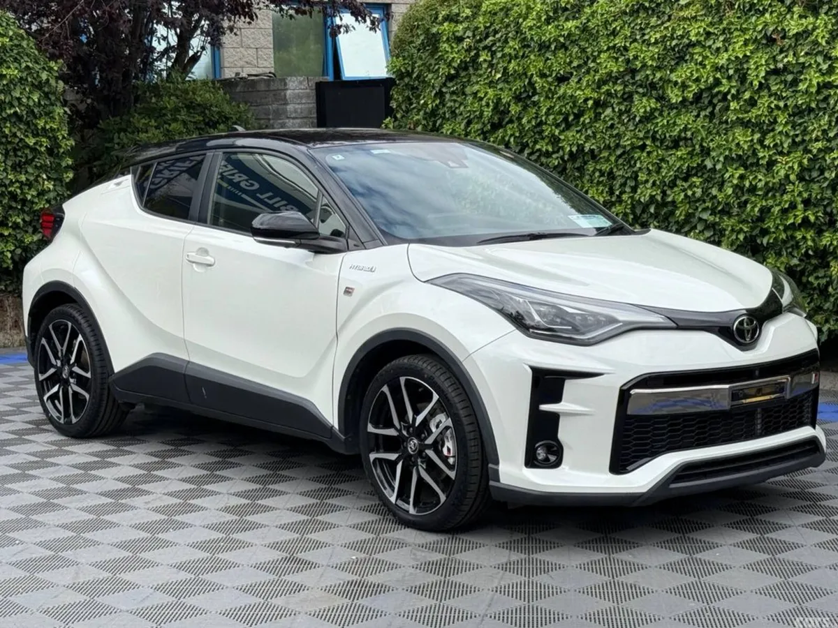 Toyota C-HR SUV, Petrol Hybrid, 2020, White