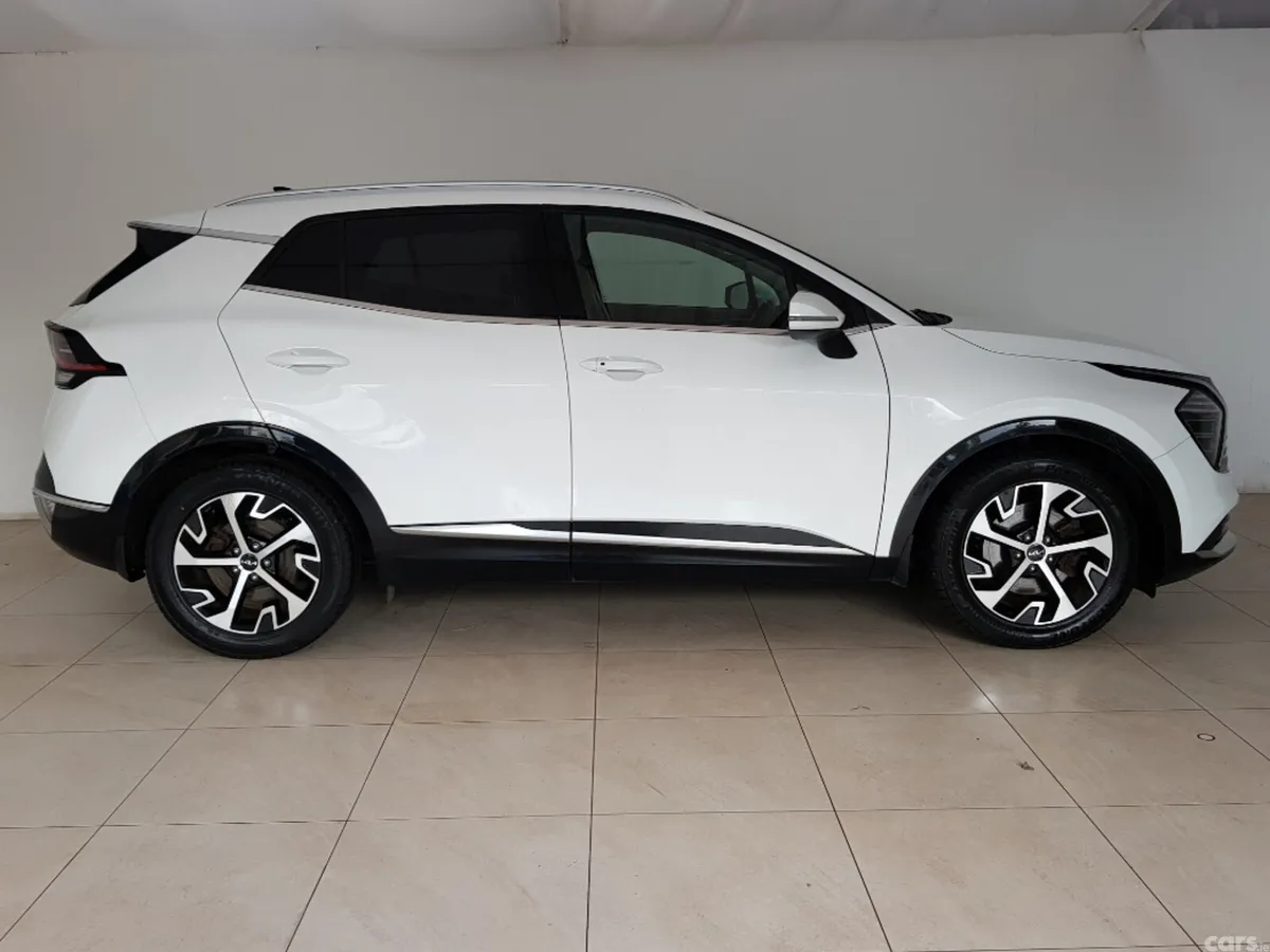 Kia Sportage MPV, Diesel, 2023, White