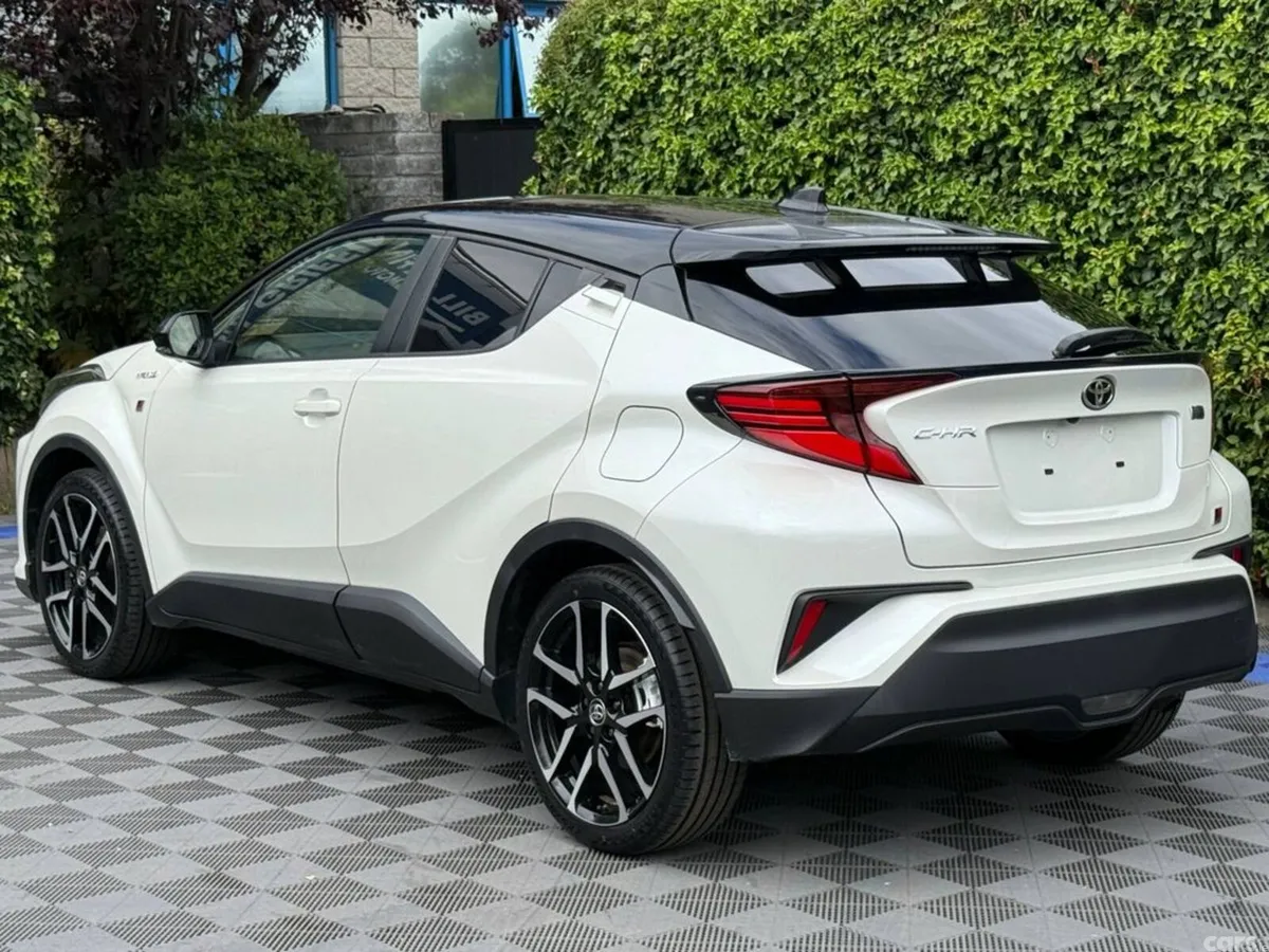 Toyota C-HR SUV, Petrol Hybrid, 2020, White