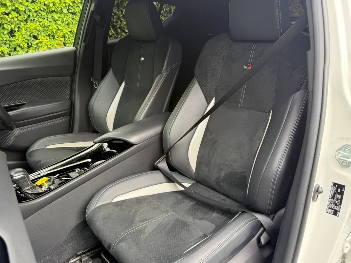Toyota C-HR SUV, Petrol Hybrid, 2020, White