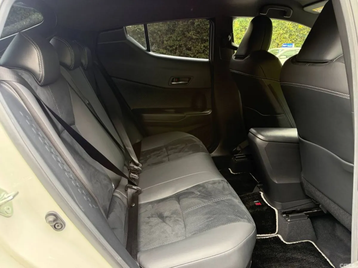 Toyota C-HR SUV, Petrol Hybrid, 2020, White