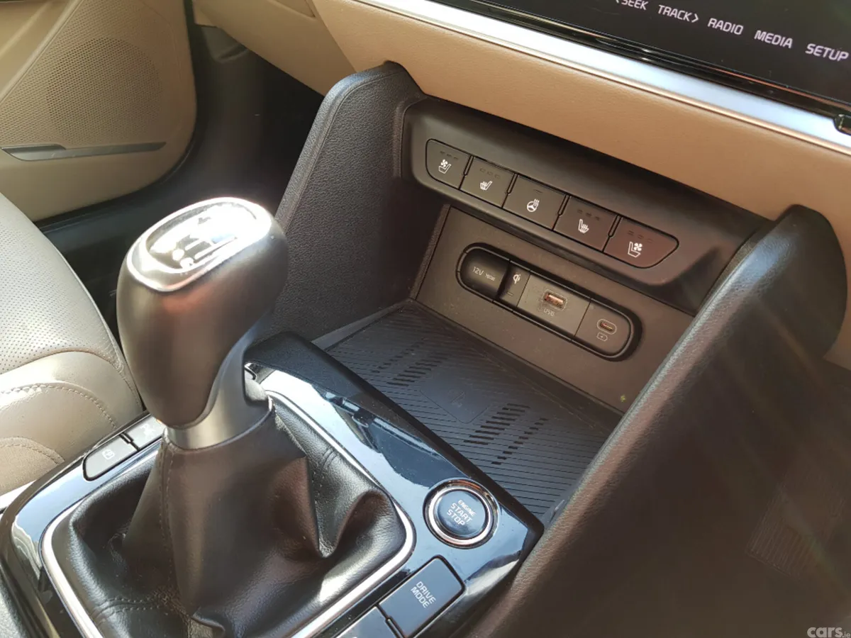 Kia Sportage MPV, Diesel, 2023, White