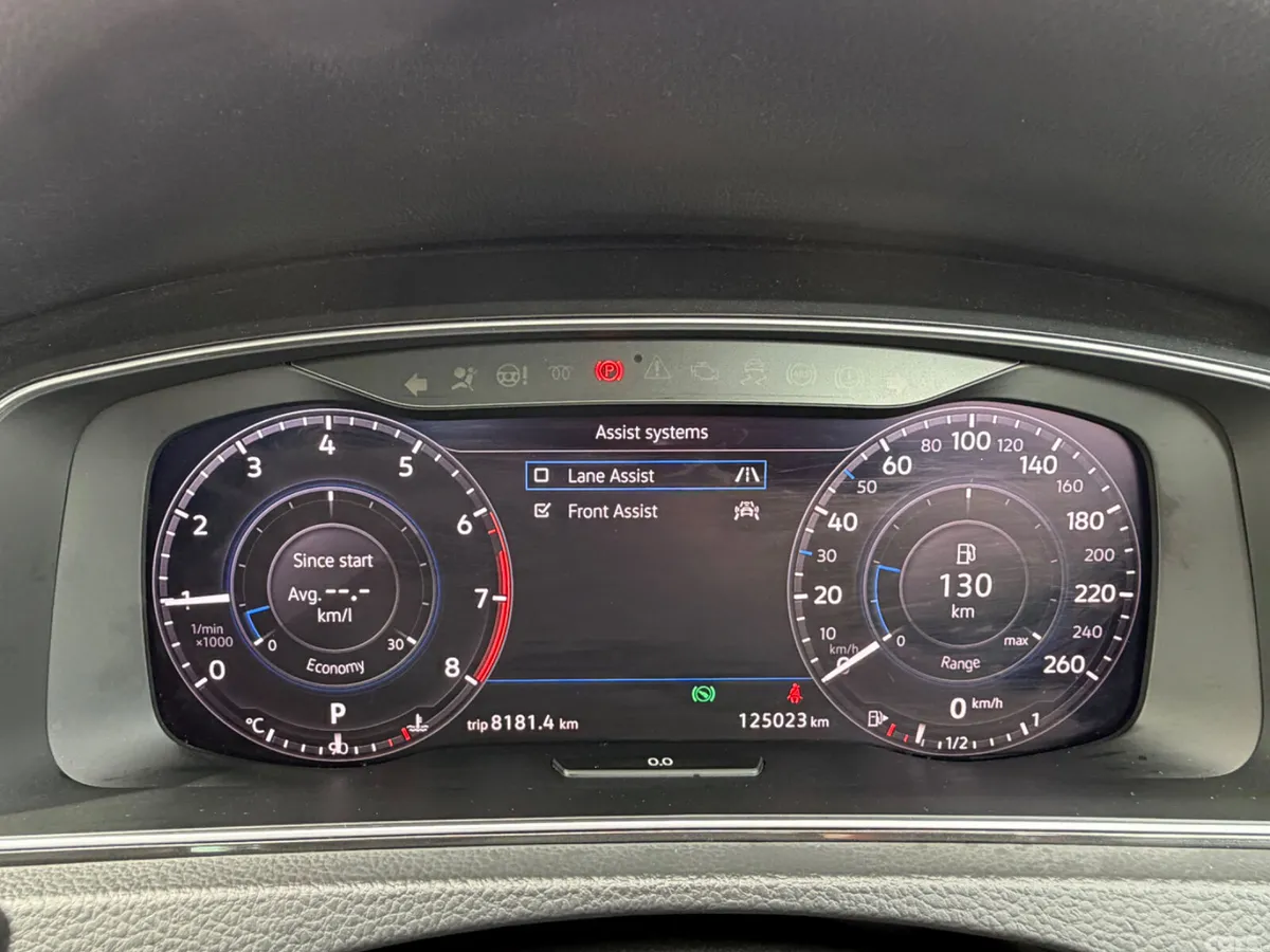 Volkswagen Golf Hatchback, Petrol, 2018, Red