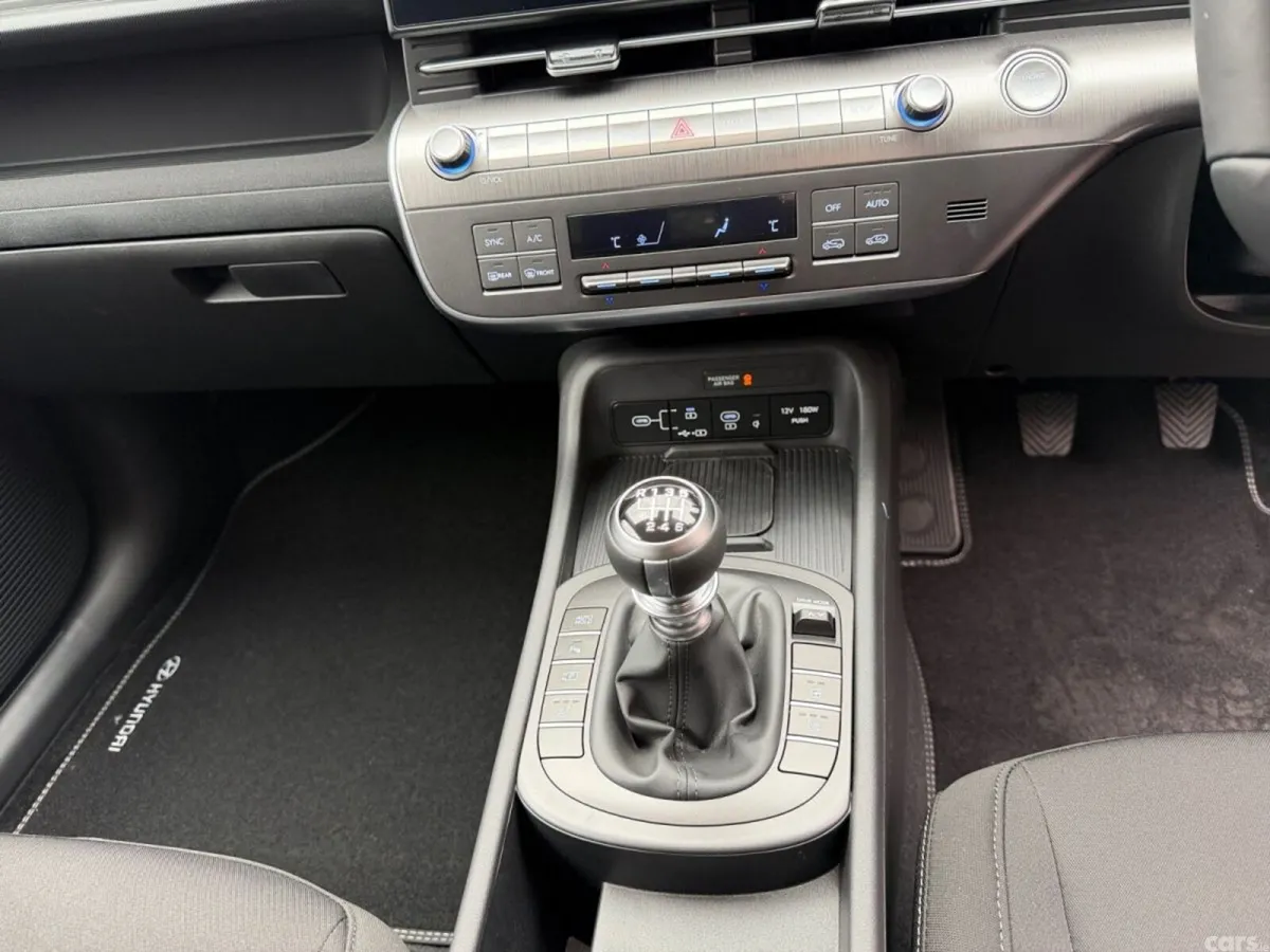 Hyundai KONA MPV, Petrol, 2026, White
