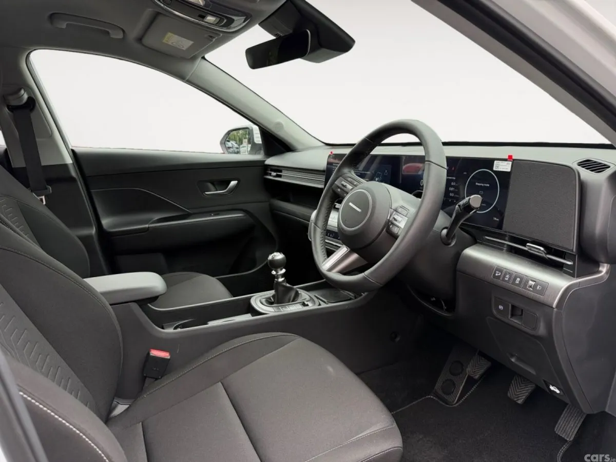 Hyundai KONA MPV, Petrol, 2026, White