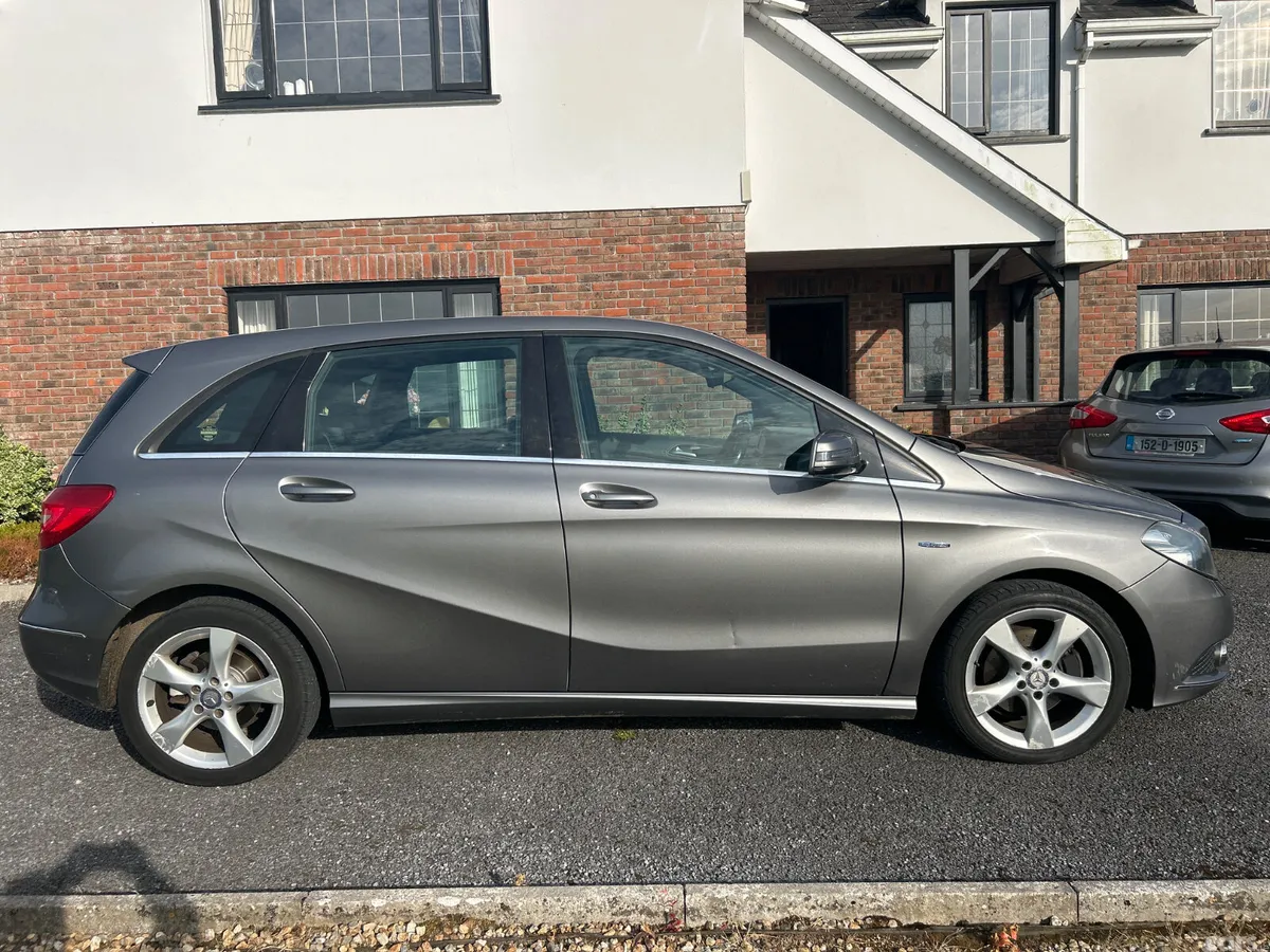 Mercedes-Benz B-Class Hatchback, Diesel, 2013, Grey