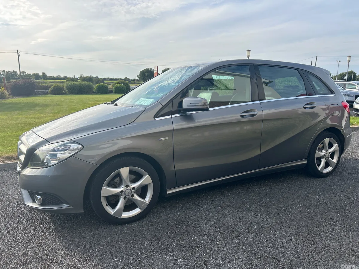 Mercedes-Benz B-Class Hatchback, Diesel, 2013, Grey