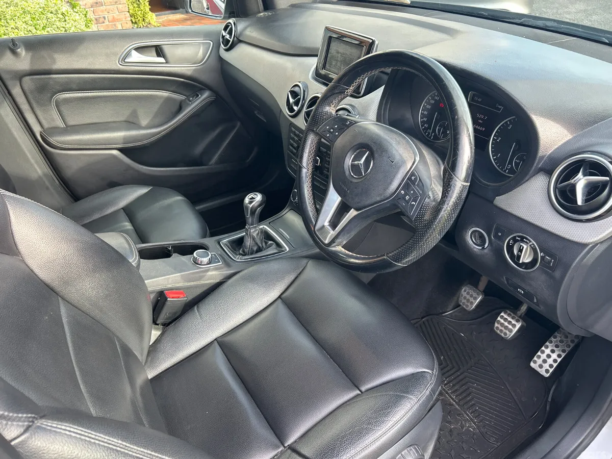 Mercedes-Benz B-Class Hatchback, Diesel, 2013, Grey