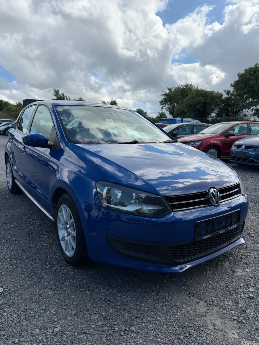 Volkswagen Polo Hatchback, Petrol, 2013, Blue
