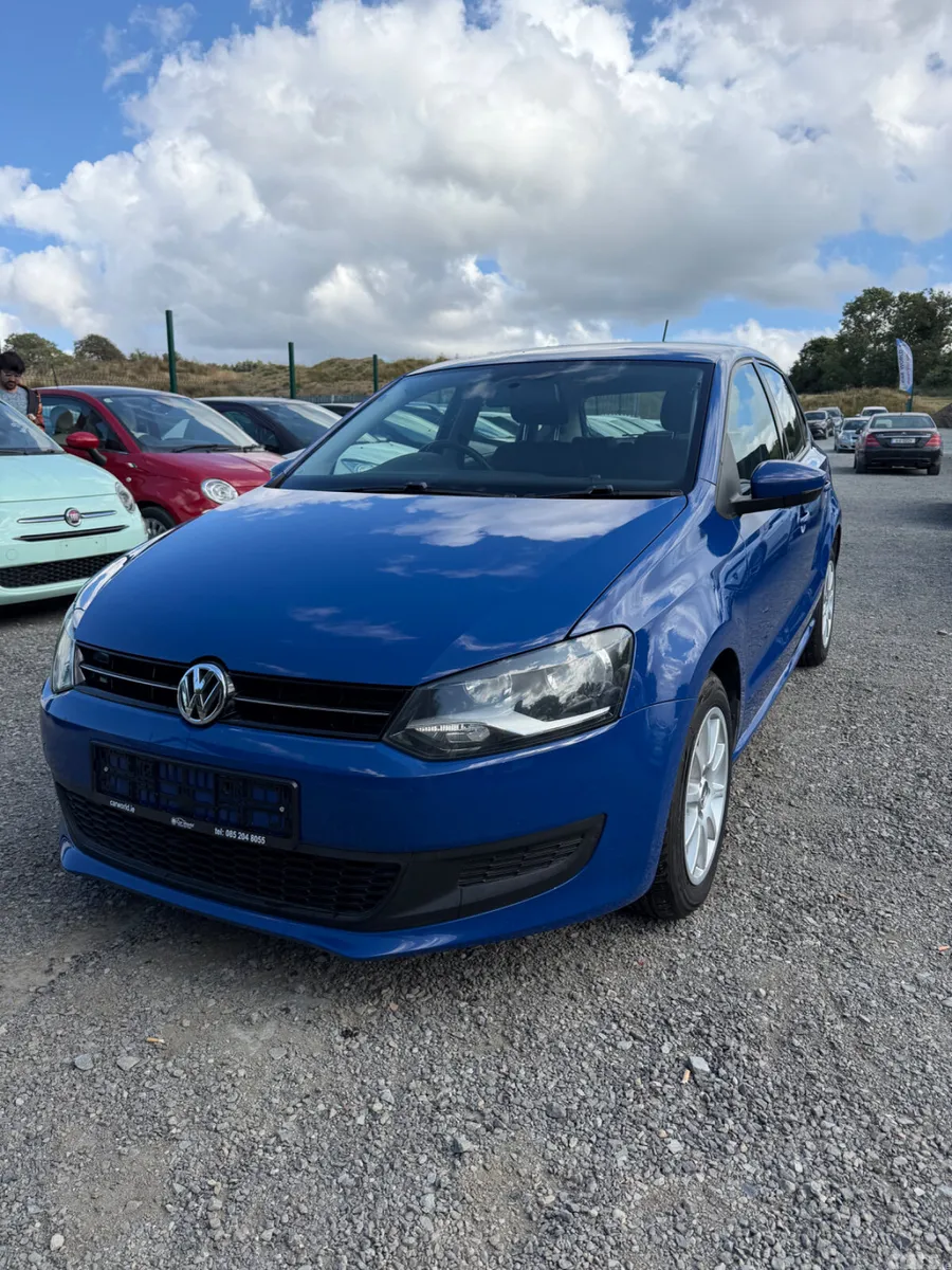 Volkswagen Polo Hatchback, Petrol, 2013, Blue