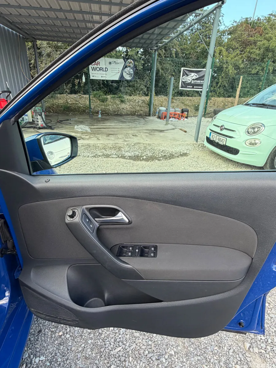 Volkswagen Polo Hatchback, Petrol, 2013, Blue