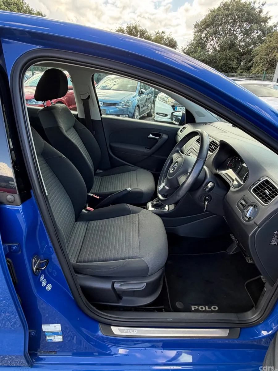 Volkswagen Polo Hatchback, Petrol, 2013, Blue