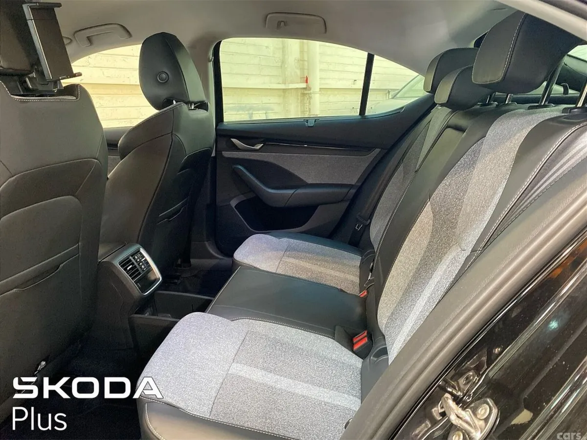 Skoda Octavia Saloon, Petrol, 2025, Black