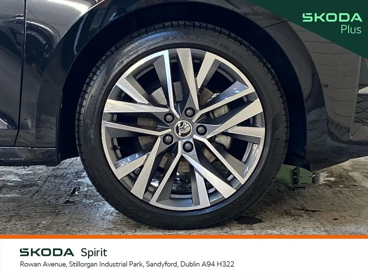 Skoda Octavia Saloon, Petrol, 2025, Black
