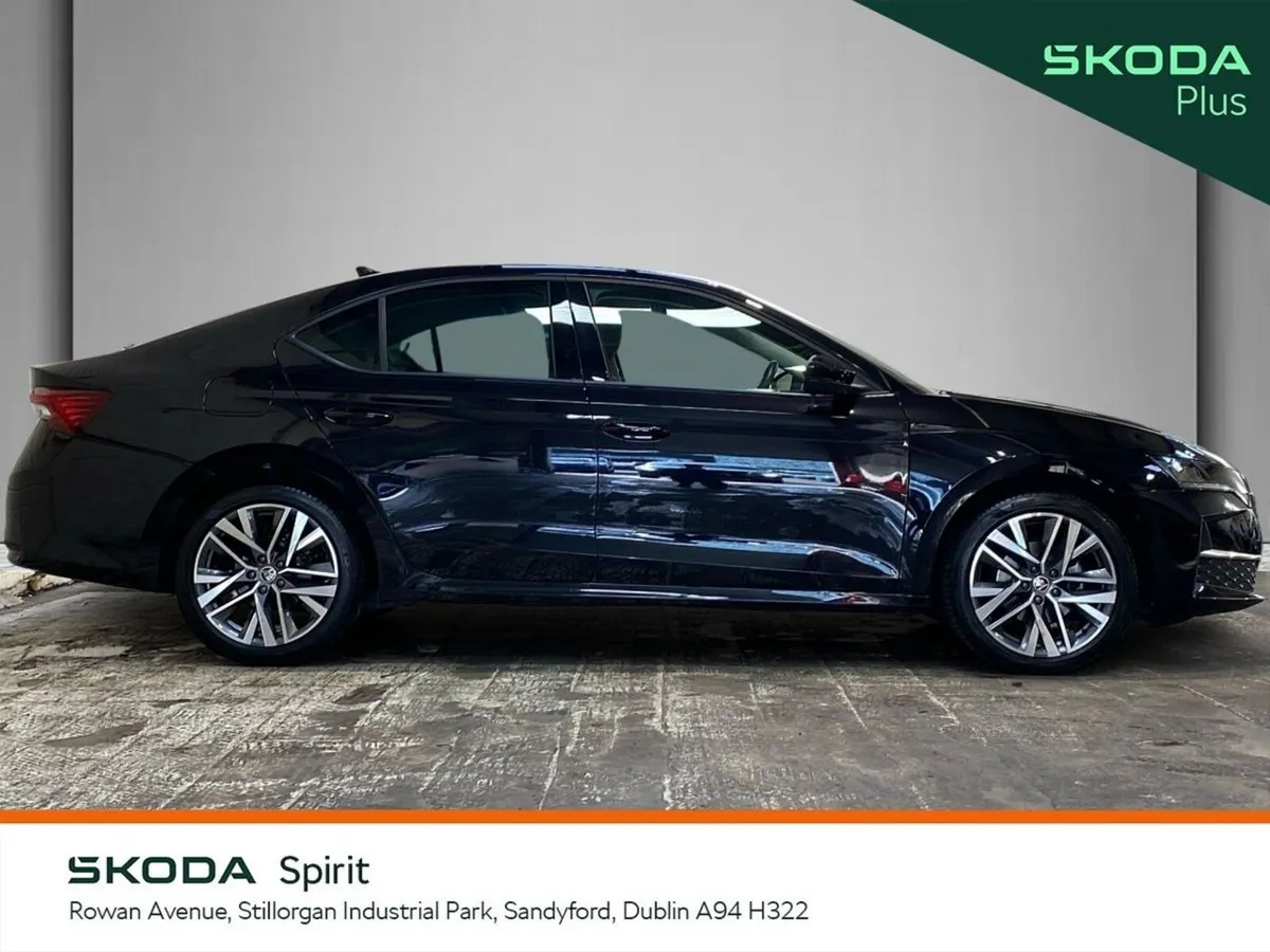 Skoda Octavia Saloon, Petrol, 2025, Black