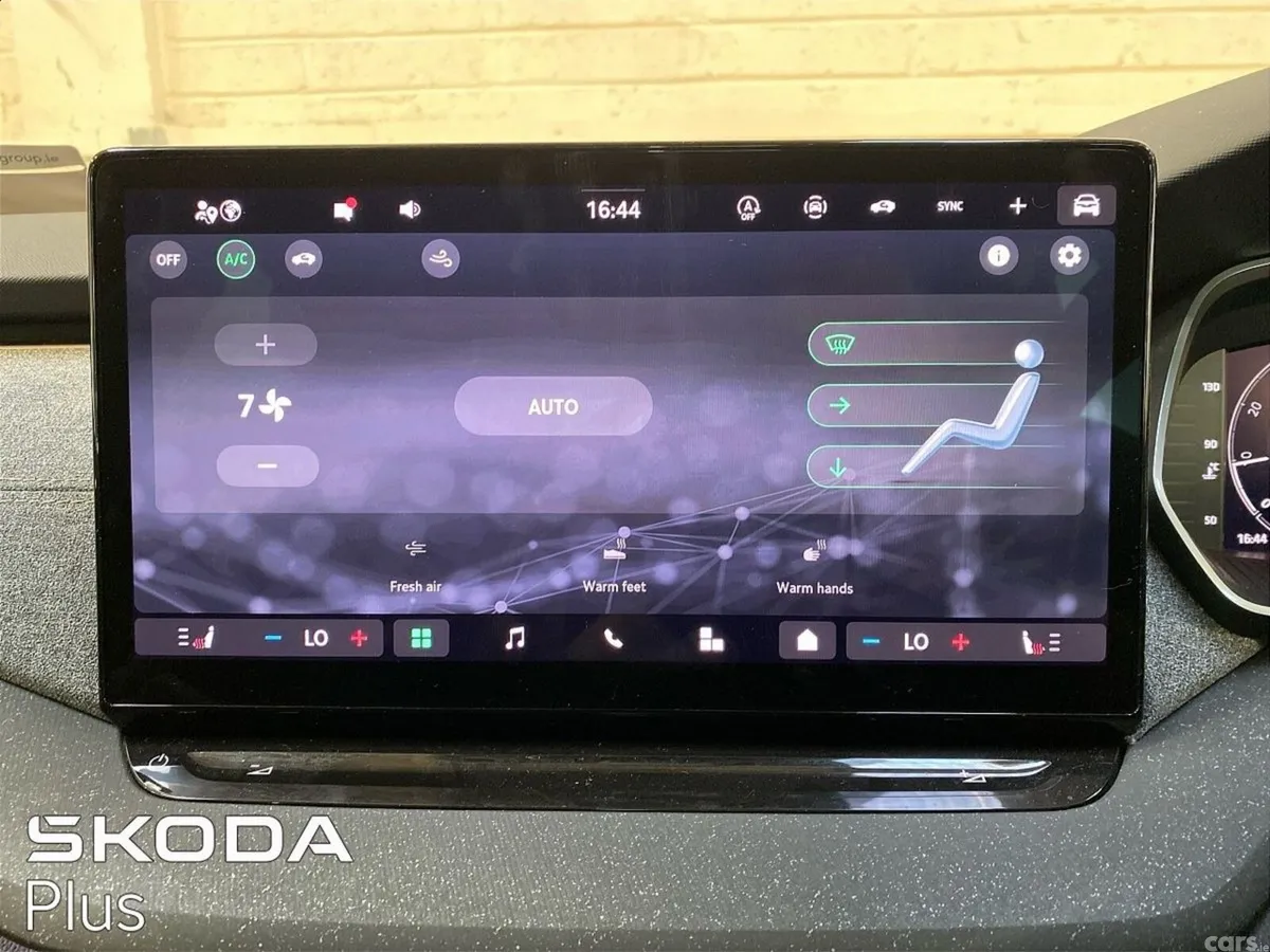 Skoda Octavia Saloon, Petrol, 2025, Black